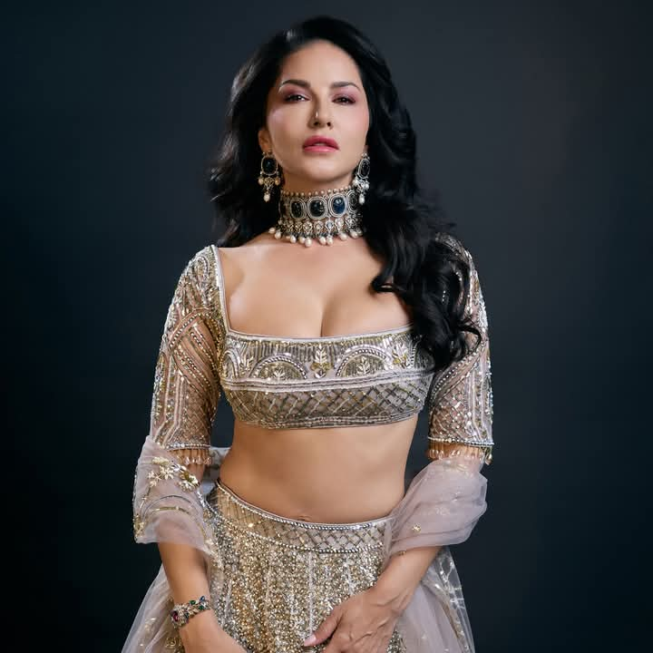 Sunny leone fashion